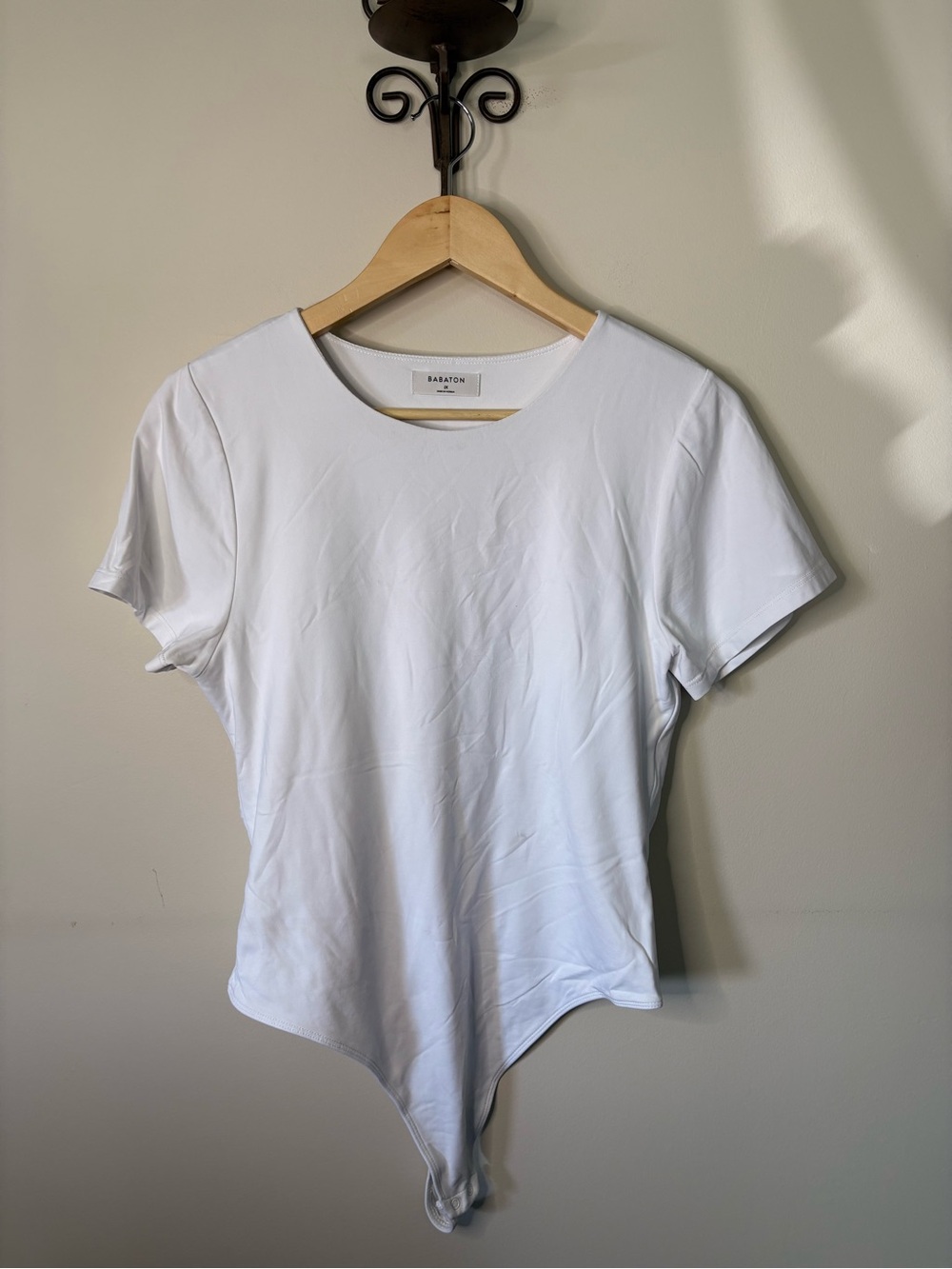 Aritzia Babaton White Short Sleeve Bodysuit - Classic Crew Neck